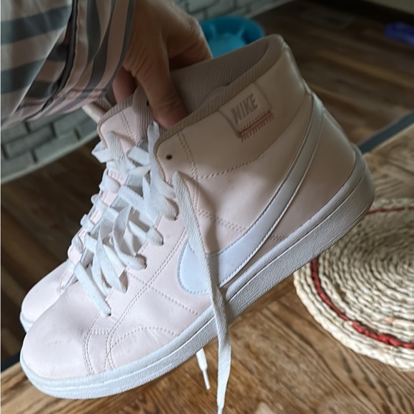 Pink Nike high tops - Picture 4 of 4